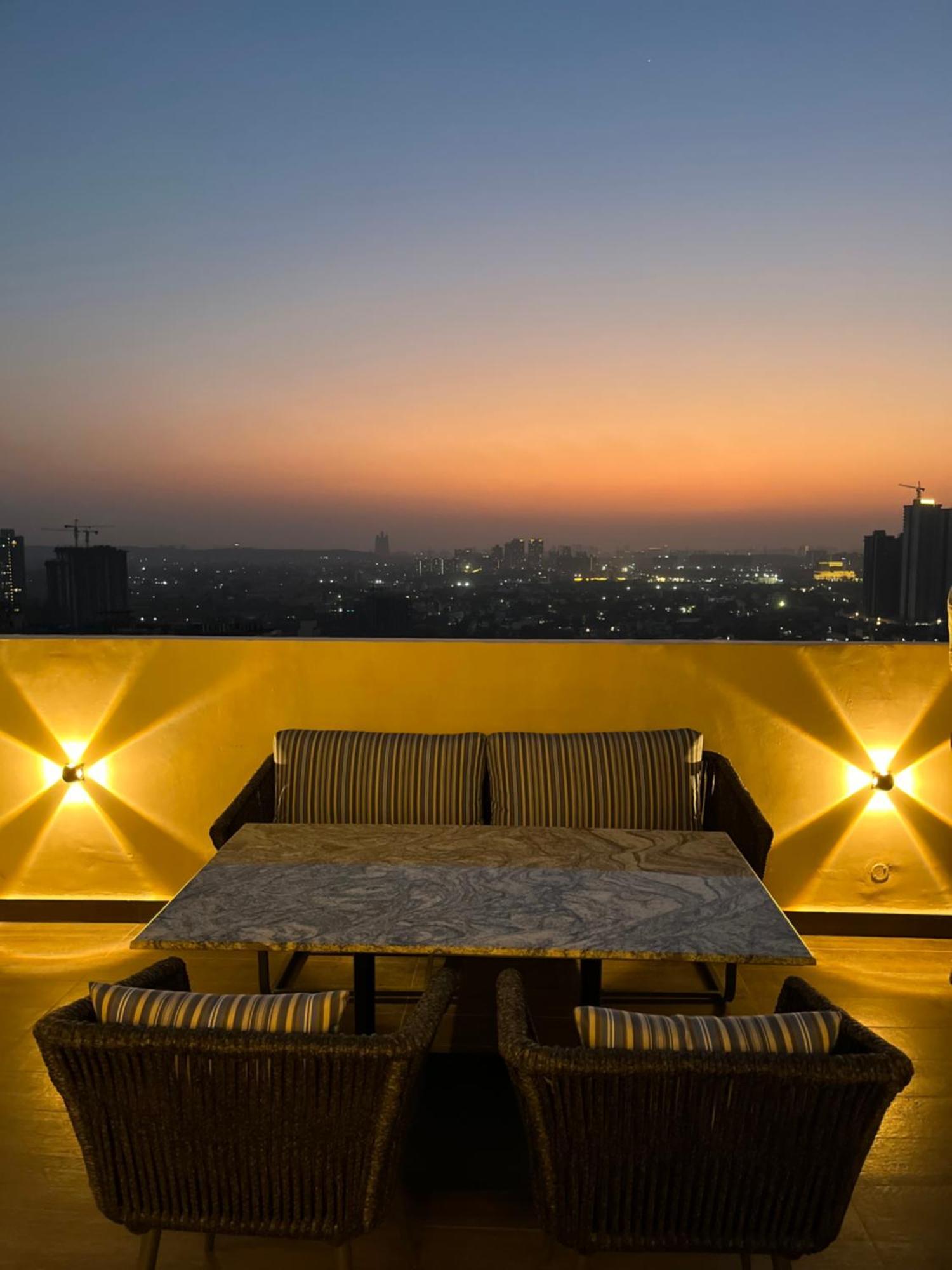 Rhythm Gurugram Hotel & Suites, Sohna Road Гургаон Экстерьер фото