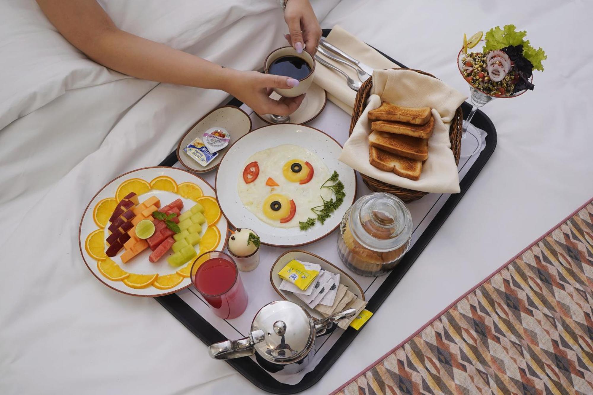 Rhythm Gurugram Hotel & Suites, Sohna Road Гургаон Экстерьер фото
