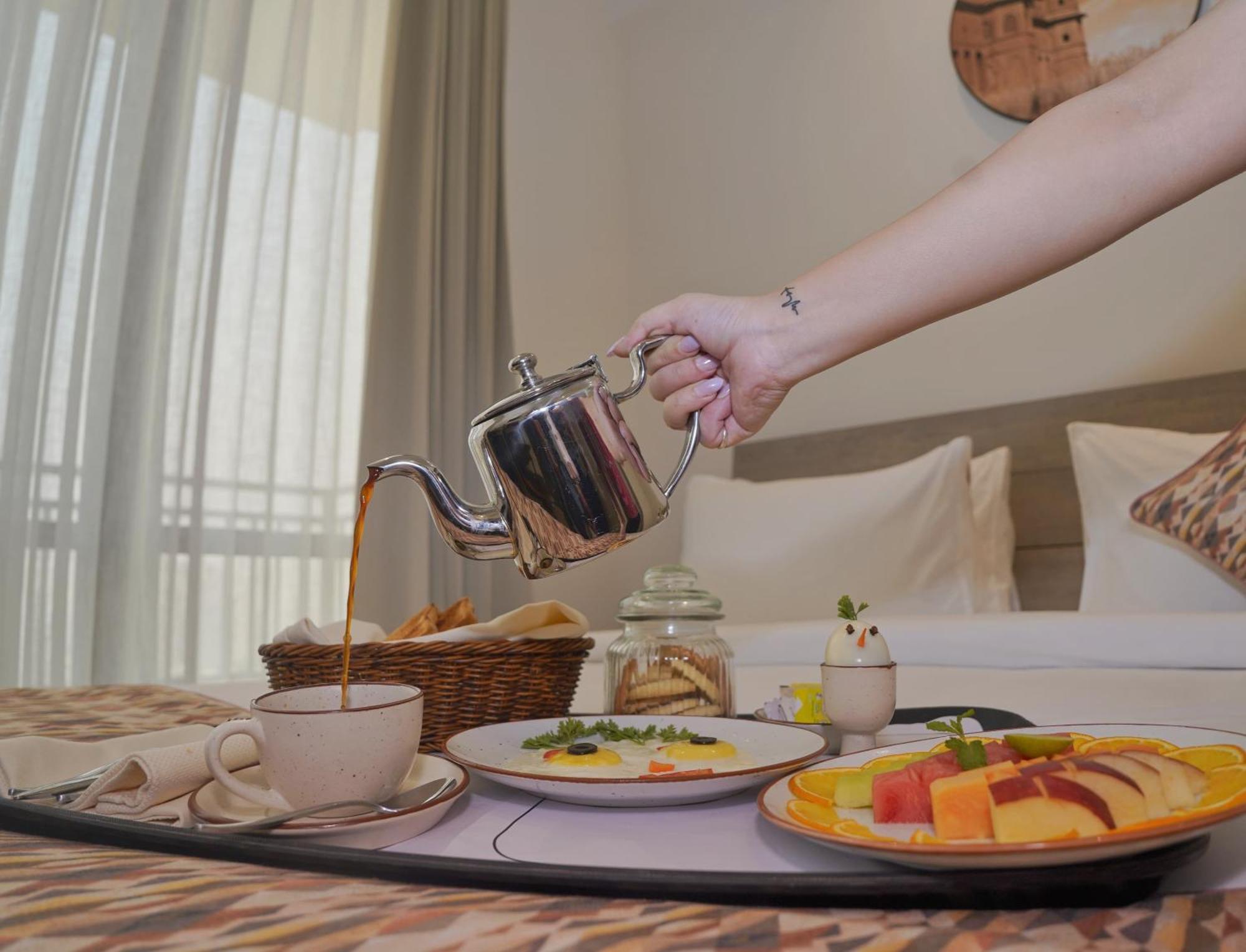 Rhythm Gurugram Hotel & Suites, Sohna Road Гургаон Экстерьер фото