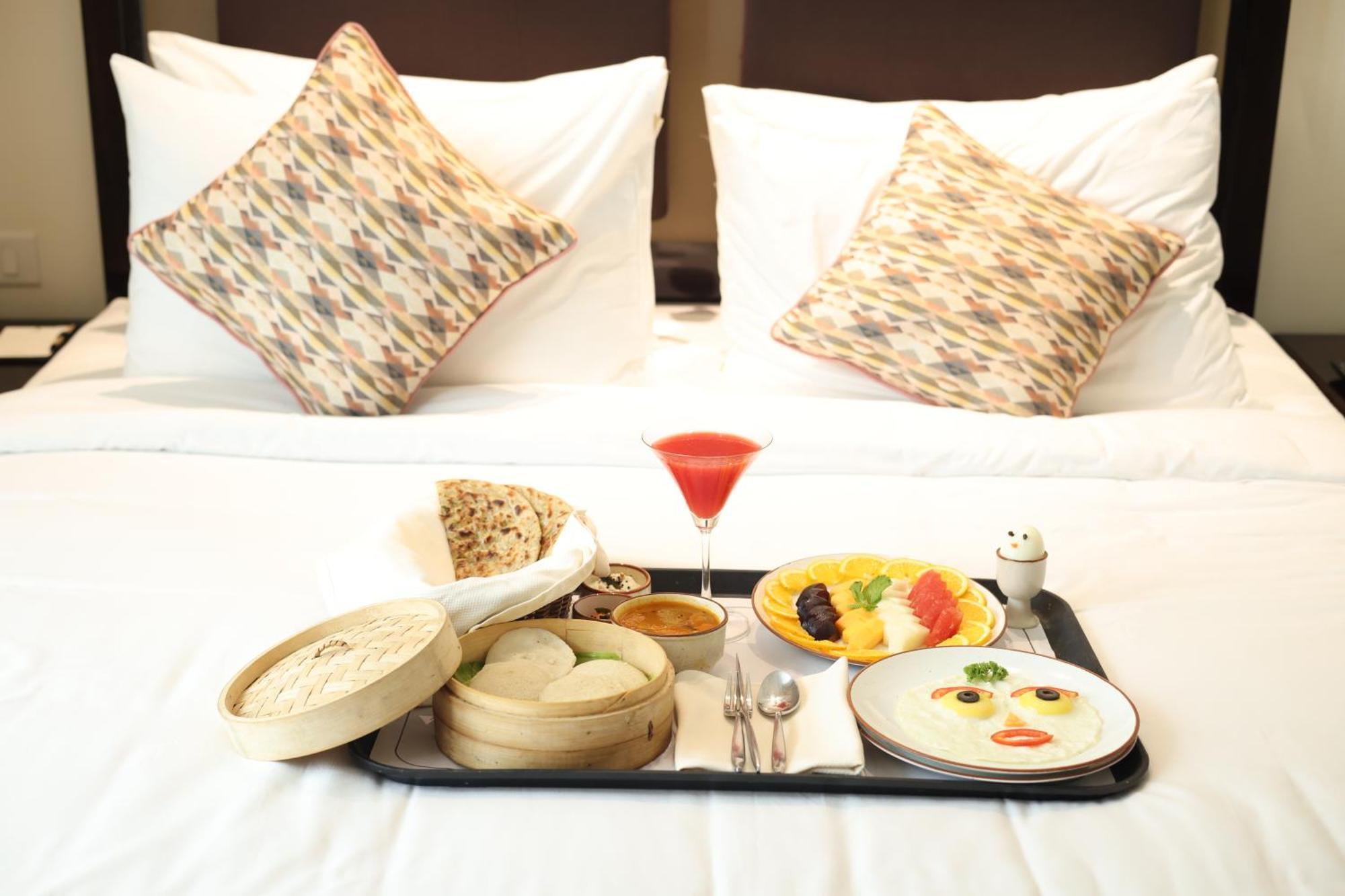 Rhythm Gurugram Hotel & Suites, Sohna Road Гургаон Экстерьер фото