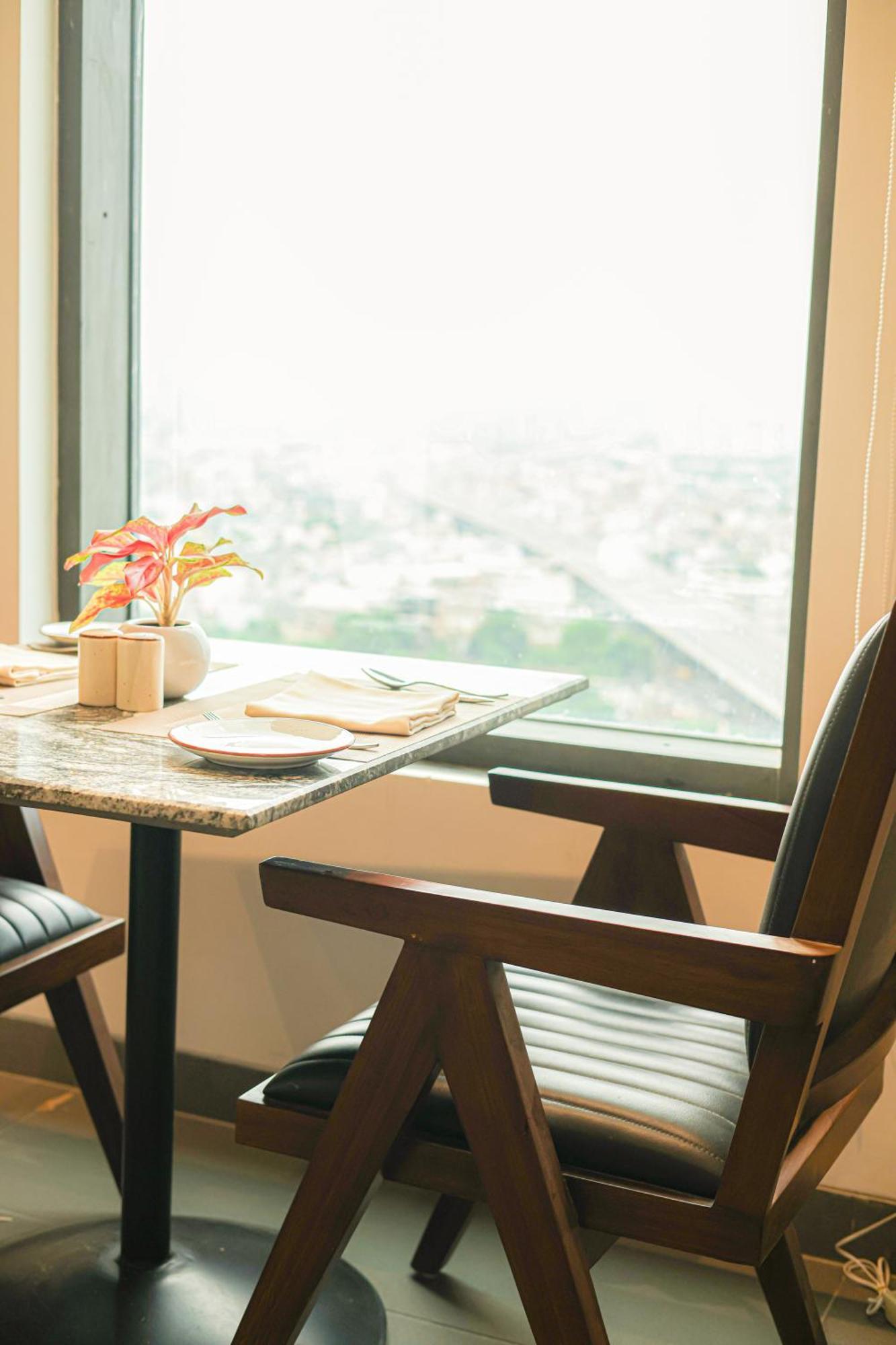 Rhythm Gurugram Hotel & Suites, Sohna Road Гургаон Экстерьер фото