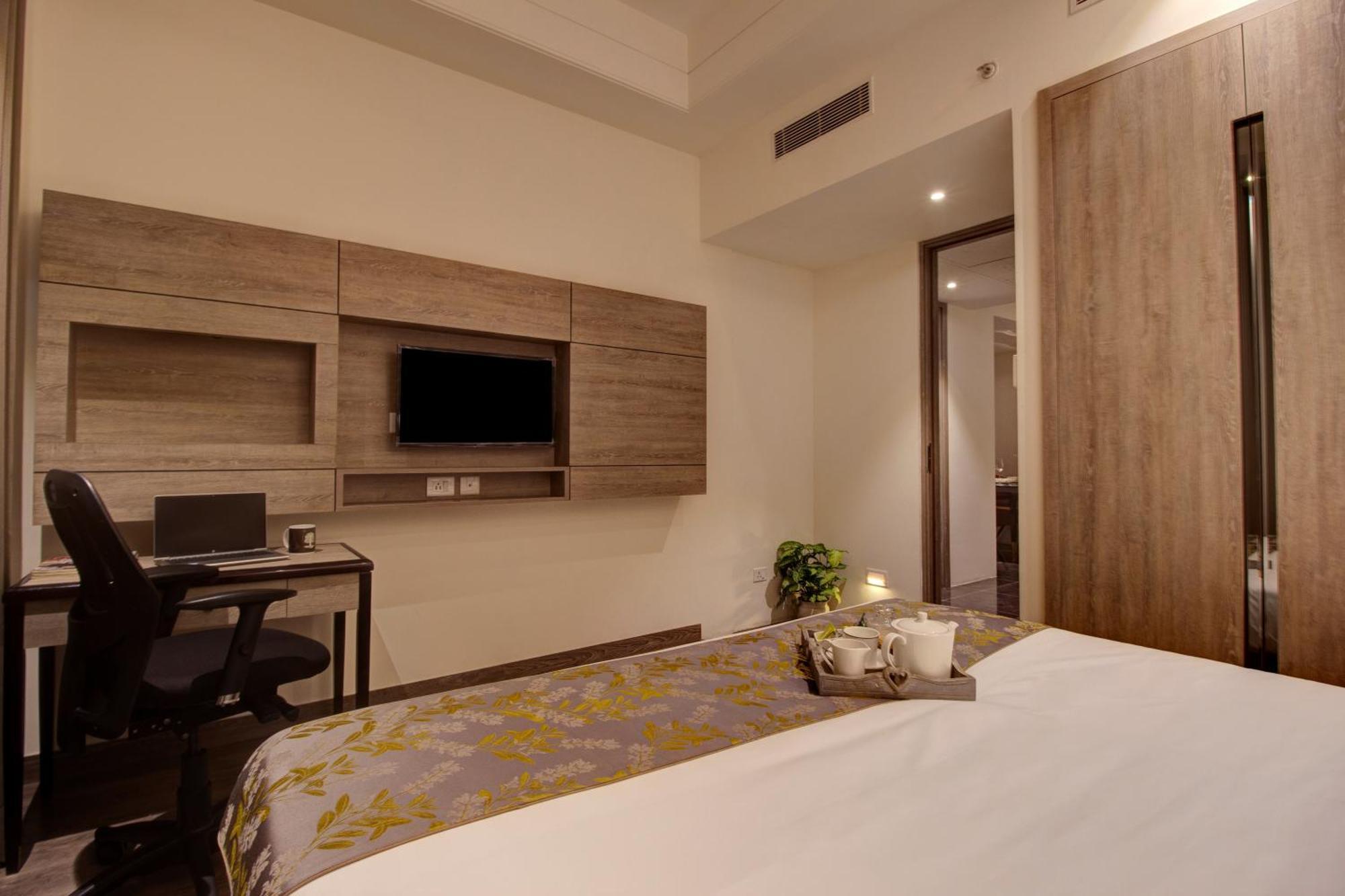 Rhythm Gurugram Hotel & Suites, Sohna Road Гургаон Экстерьер фото