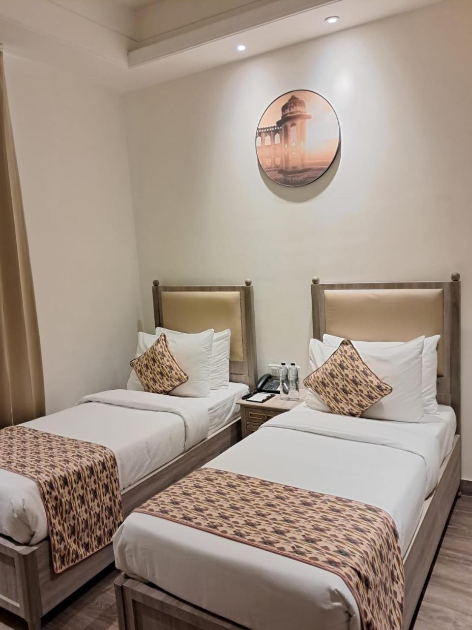 Rhythm Gurugram Hotel & Suites, Sohna Road Гургаон Экстерьер фото